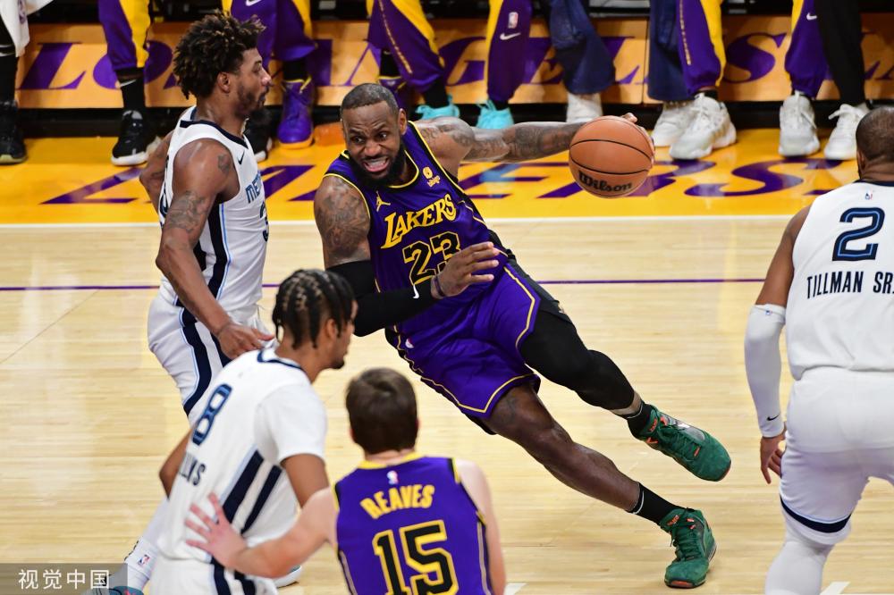 层认为A席 层认为A席