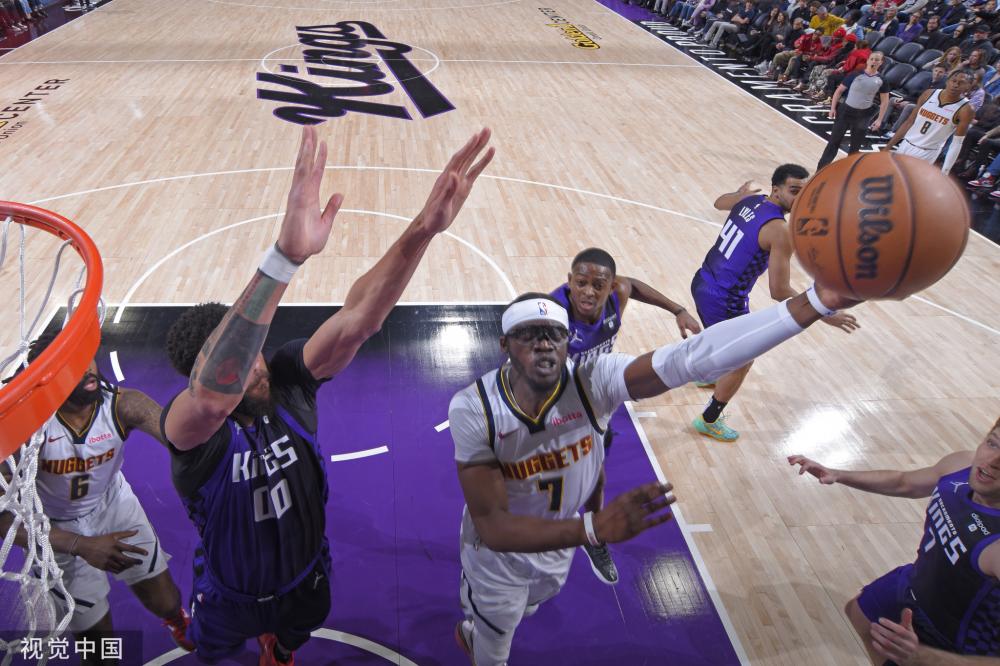 展现了他对 展现了他对